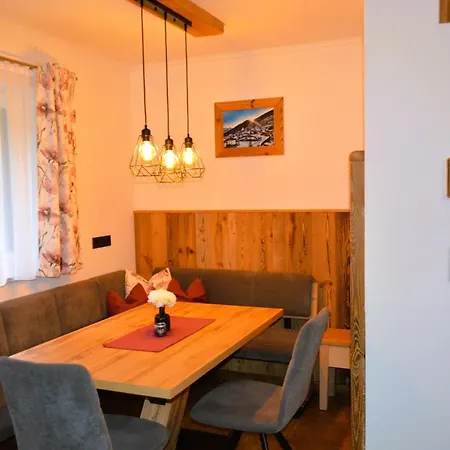 Rohrmoser Mit 2 Schlafzimmern Apartmán *