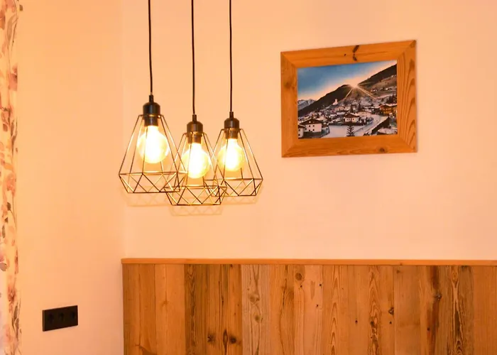 Rohrmoser Mit 2 Schlafzimmern 公寓 Hüttschlag